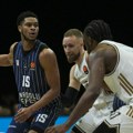 Efes dobio ludu utakmicu: Bivši igrač Partizana dao neverovatan koš za pobedu (video)
