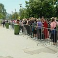 Velike kolone vernika ispred Hrama, Časni Pojas Presvete Bogorodice se sutra vraća na Svetu Goru