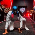 Skinuo reket i stavio masku, Novak Đoković uz veliku zvezdu profesionalnog rvanja: Najveći svih vremena imao „WWE debi“ pred…