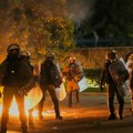 Migranti se tukli s policijom na severu Grčke: povređeno 5 osoba, 17 uhapšeno