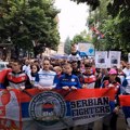 Građani Severne Mitrovice ponovo u mirnoj šetnji u znak podrške uhapšenim Srbima /video/
