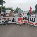 Protest “Srbija protiv nasilja” u Nišu, šetnja glavnim ulicama, ori se “ostavke pa robija”