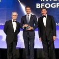 Banca Intesa ponovo proglašena za najbolju u Srbiji Časopis Euromoney dodelio nagrade najboljim bankama sveta