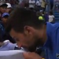 Kakav gest Đokovića! Novak pokazao Amerima koliko voli Srbiju (video)