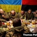 Ukrajinci slave Božić u inat Moskvi dok Zelenski pozdravlja jedinstvo