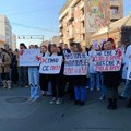 Studenti i srednjoškolci blokirali raskrsnice u više gradova (foto)