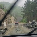 Opasnost kod Priboja: Nakon nevremena došlo do velikog odrona: Još jednastvar pravi problem, vozači oprez! (foto)
