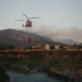 Požari širom Crne Gore, vatra stigla do kuća: U gašenju učestvuje i helikopter iz Srbije
