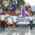 Parada ponosa u Beogradu: Šetnja i buka uz zahtev za zakone o istopolnim zajednicama i rodnom identitetu