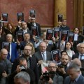 Poslanici nekoliko opozicionih stranaka predali Skupštini predlog Zakona o biračkom spisku