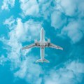 Kada nebo postane najprometnije: Šta očekivati i kako se pripremiti za gužve na aerodromima u letnjoj sezoni