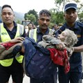 Sve je zbrisano u sekundi, dramatični snimci spasavanja! Vojska helikopterima izvlači preživele iz blata, raste broj mrtvih…