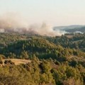 POŽARI OPKOLILI ATINU, VATRA I NA RODOSU (VIDEO)