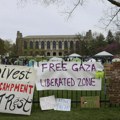 Protesti širom SAD: Nastavljene demonstracije protiv rata u Gazi, profesori podržali studente (foto)