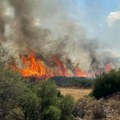 Požar Na Jadranu: Iznad poznatog letovališta kulja gust crni dim, 56 vatrogasaca na terenu