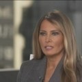 Melania Trump ostavlja modni pečat: Od bele do kraljevski plave! (FOTO)