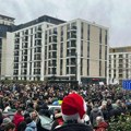 Studenti i građani protestuju ispred Palate pravde (FOTO/VIDEO)