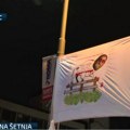 BLOG UŽIVO: „Pravda spava, vi nećete“: Temerinci traže izbore, ali i pijaću vodu, u Beogradu večeras blokada Autokomande…
