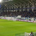 Kiprani oduševili Srbe: Navijači Pafosa okačili transparent Kosovo je Srbija