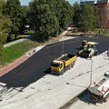 Počelo asfaltiranje parkinga između Doma učenika i gradskog bedema, biće mesta za 171 vozilo