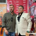 Halid Muslimović na beogradskom sajmu promoviše knjigu: Kad se pojavio njegov zgodni sin, svima oči ispale
