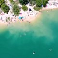 Ово су српски Кариби, тиркизно језеро подно Фрушке горе: Годинама привлачи купаче из Новог Сада, Београда и целог Срема, али…