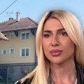 (Foto) Ovo je rodna kuća Jovane Jeremić na Ibarskoj magistrali. U istom dvorištu i kafana, imanje na samom ulazu u Ljig, ovde…