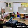 Izbori u BiH: Do 11 sati glasalo 11,94 posto glasača, na više od trećine birališta uočeno 'porodično glasanje'