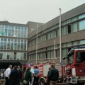 (Foto) Požar u Kliničkom centru Crne Gore: Evakuisani pacijenti i osoblje radiologije, nema povređenih