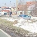 Posle sudara s drugim autom sleteo s puta, zakucao se u banderu: Udes na ulazu u Obrenovac, objavljen snimak s mesta nesreće…
