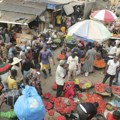Gnev u Nigeriji: Valuta pala na rekordno nizak nivo, uz skok inflacije