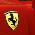 Slupao Ferrari na Autobanu: Delovi automobila odleteli 200 metara (FOTO)