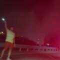 Prvi snimci teške saobraćajne nesreće na Obrenovačkom putu: Auto prevrnut, Hitna pomoć na licu mesta