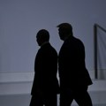 Putin i svita se Trampu smeju iza leđa
