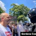 Полиција уклања протестне барикаде у Београду и другим градовима Србије