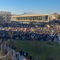 Неколико десетина грађана одржало у Чачку 17 минута тишине