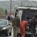 (Foto) Teška nesreća u centru Čačka: Auto udario pešaka na pešačkom prelazu, muškarac hitno prevezen u bolnicu