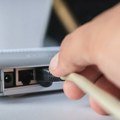 Ljudi masovno stavljaju novčić na Wi-Fi ruter, evo da li tako može da se pojača signal