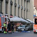 Auto uleteo u grupu ljudi, ima mrtvih: Stravične scene u Nemačkoj (foto, video)
