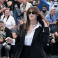Nema joj ravne: Monika Beluči prosto ne može da izgleda loše, pojavila se u košulji u pantalonama a svi gledaju samo u nju