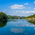 Oni su zaslužni što dvoje dece i dalje ima oca: Došao na Borsko jezero s porodicom, usledila drama u vodi