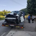 Stravična nesreća kod Niša: Auto se zakucao u drvo, vozač završio u Urgentnom centru