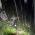 Otac i dete pali u duboku provaliju: Tragedija kod popularnog jezera: "Poginuo je na licu mesta" (foto)