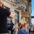 Ko je misteriozna žena koja danima trči ulicama prestonice?