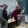 Ekipa Televizije Kragujevac na biračkom mestu broj 33 u Erdogliji