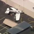 Srušio se mali avion nakon poletanja u Kaliforniji, jedna osoba poginula