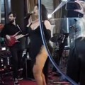 (Video) Spojio se dekolte sa šlicem: Seka Aleksić u providnoj haljini pokazala atribute - seva sa svih strana