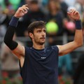 Museti u čudnom meču izborio četvrtfinale rima: Italijan slomio Medvedeva posle prekida
