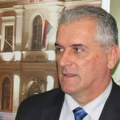 Zamenik gradonačelnika Čačka preko krovova beži iz prostorija SNS