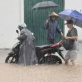 U Vijetnamu tri osobe poginule u naletu tajfuna Kadžiki